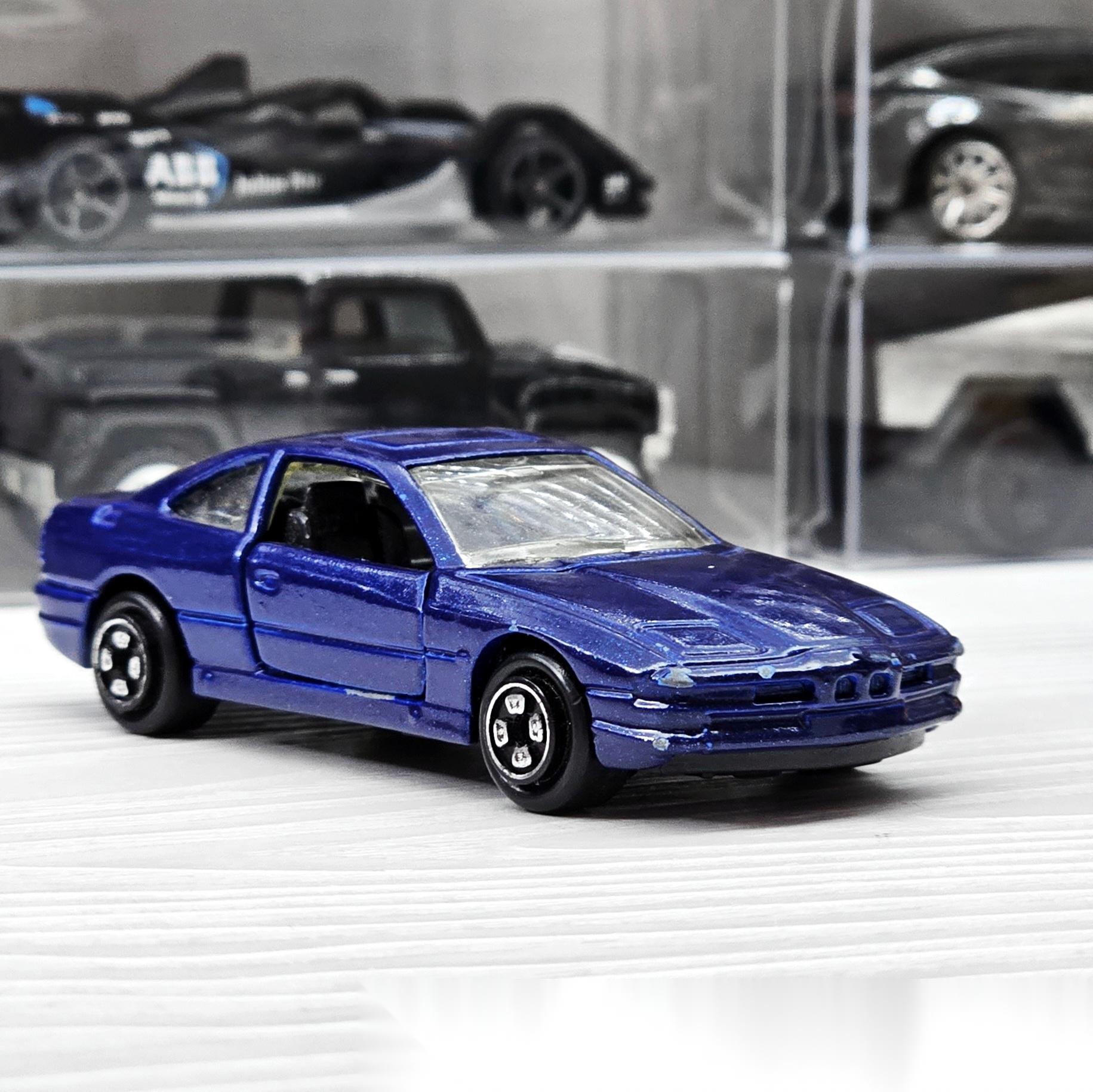 当前位置:>易车>社区>宝马8系社区>717风火轮/狗仔宝马850i没有大小轮