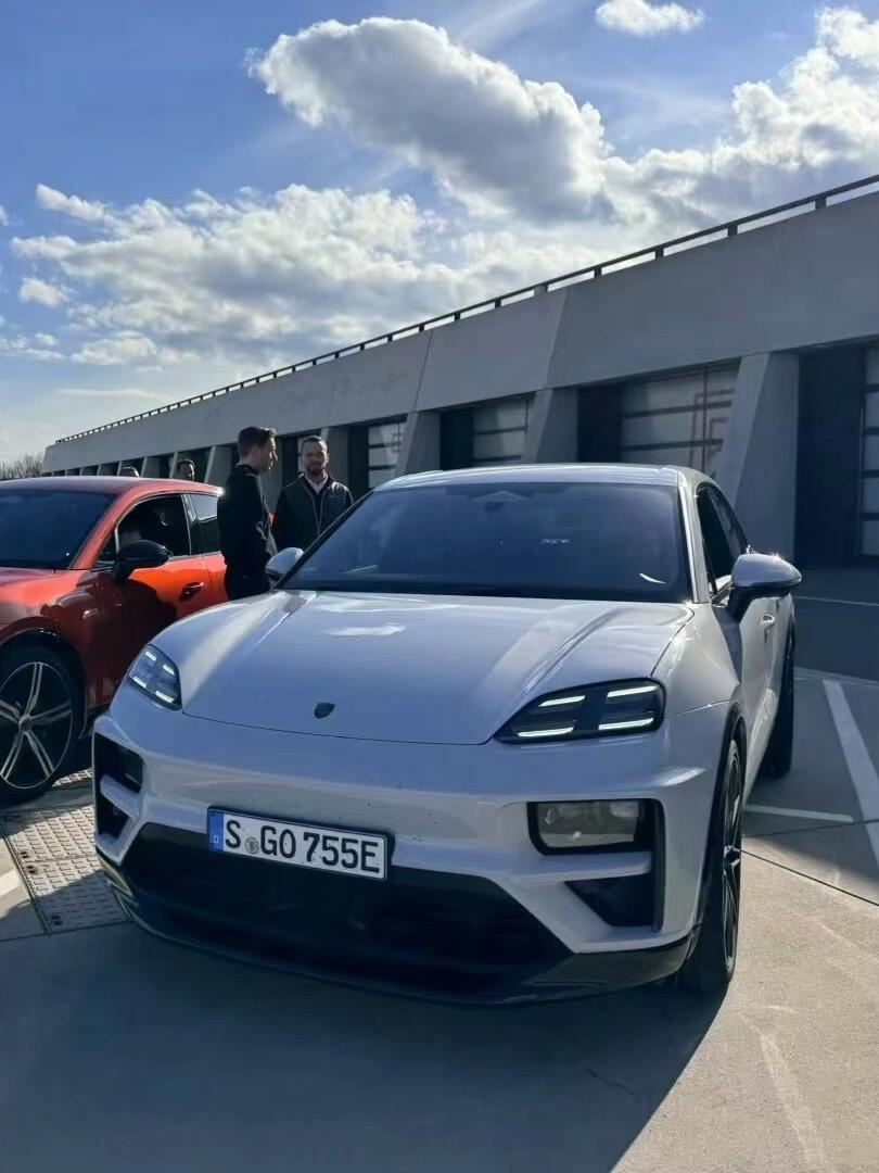 纯电保时捷macan97北京车展亮相