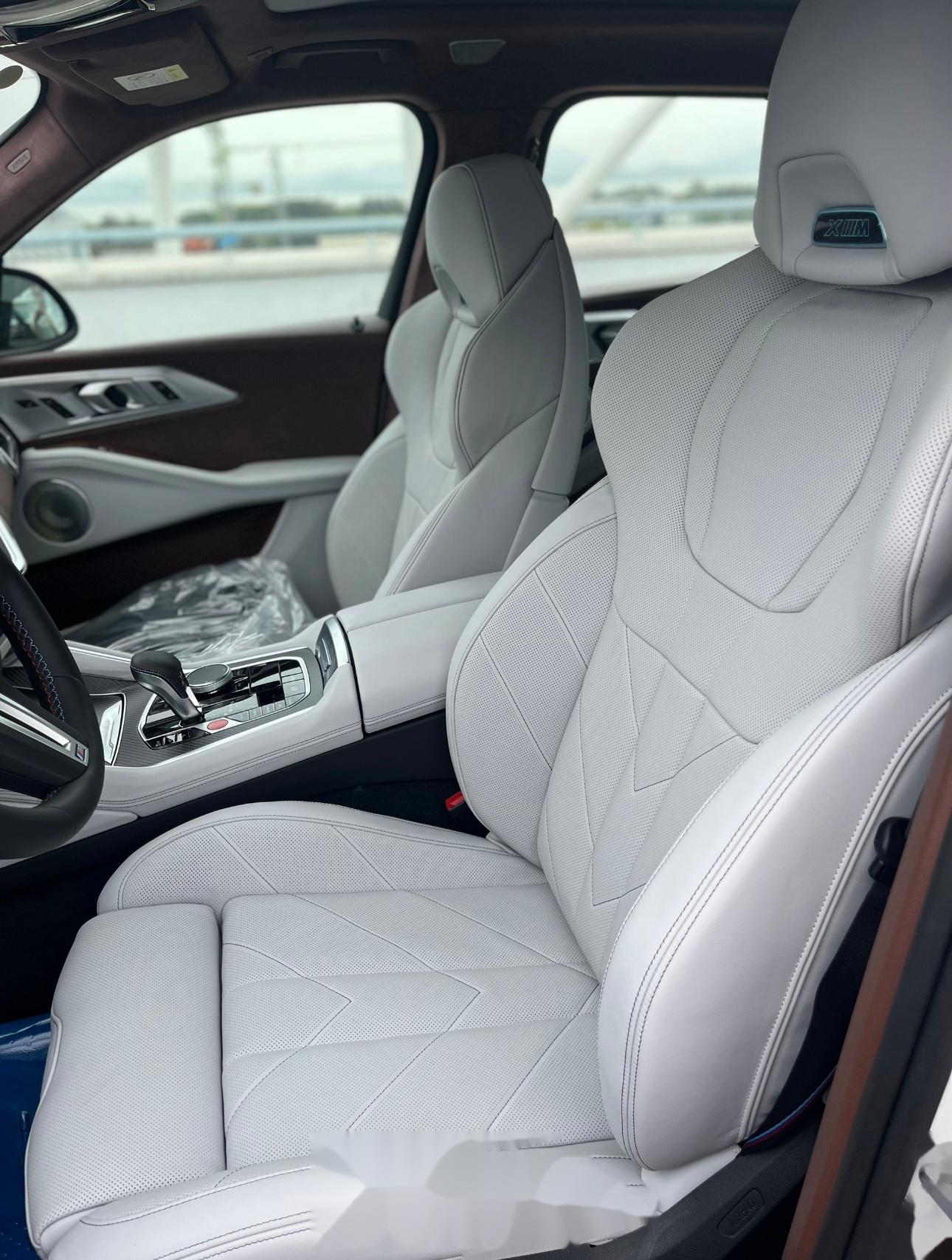 宝马xm50e 灵活定制:(vda9)个性化定制merino真皮,银石色2500_宝马xm