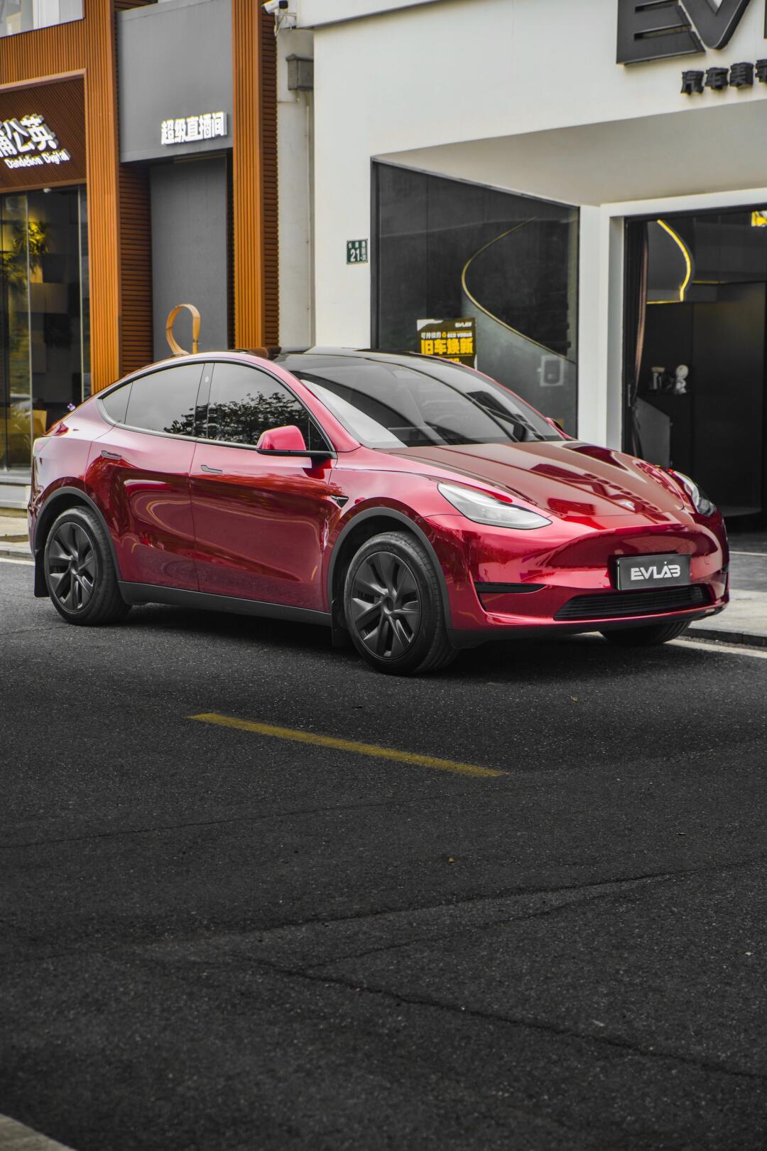 特斯拉model y 液态金属龙血红_model y社区_易车社区