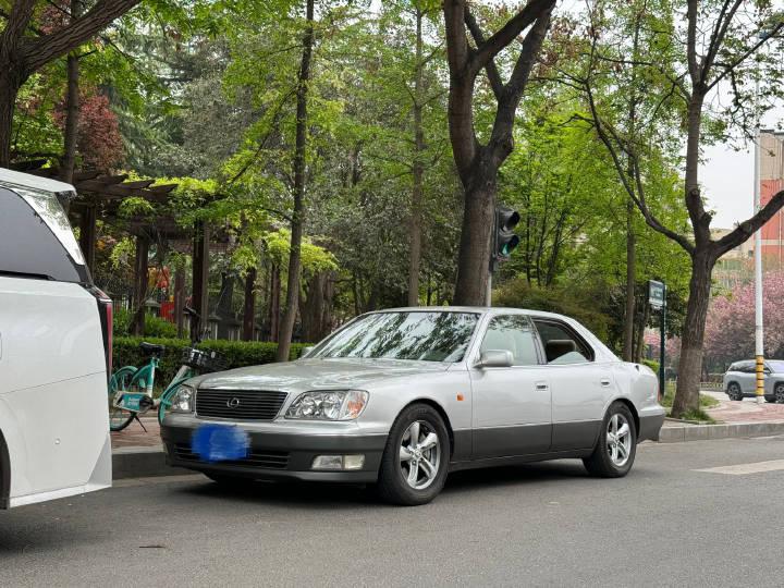 闪现西安开97年的雷克萨斯ls400千禧版连夜来的准备提小米su7创始人版