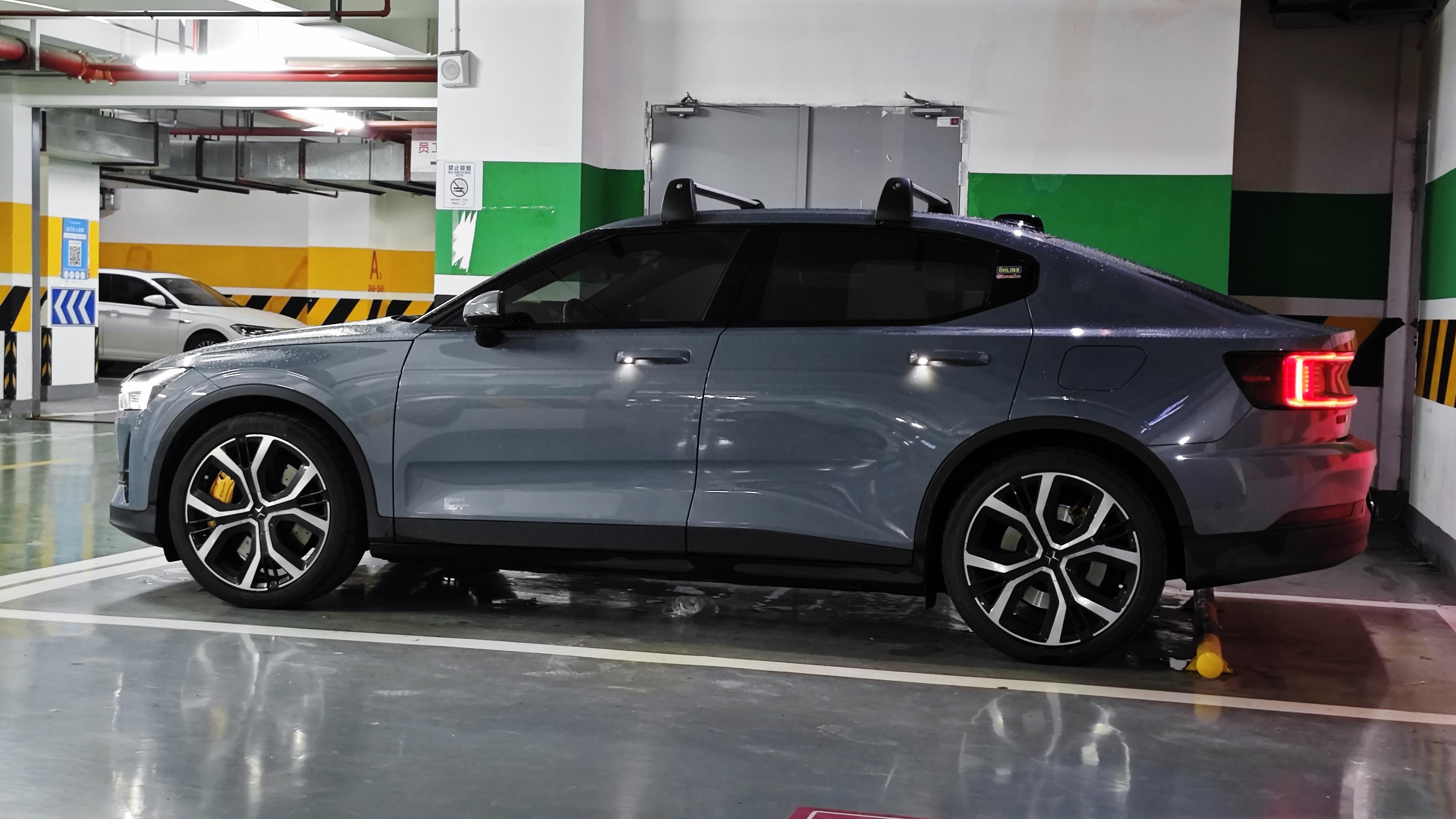 又在雨夜开了开极星2,因为比较赶时间所以小快.