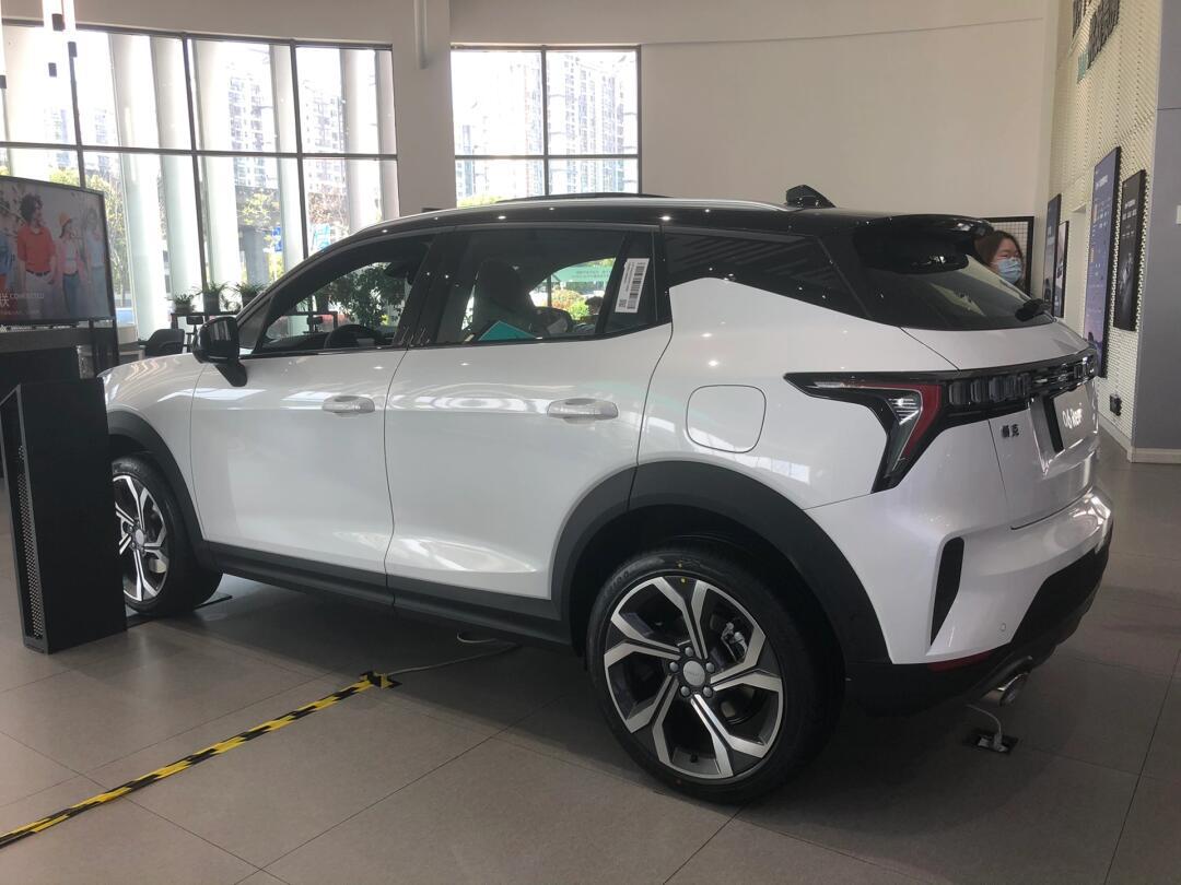 你们的领克06白色高配落地价多少呀～_领克06社区_易车社区