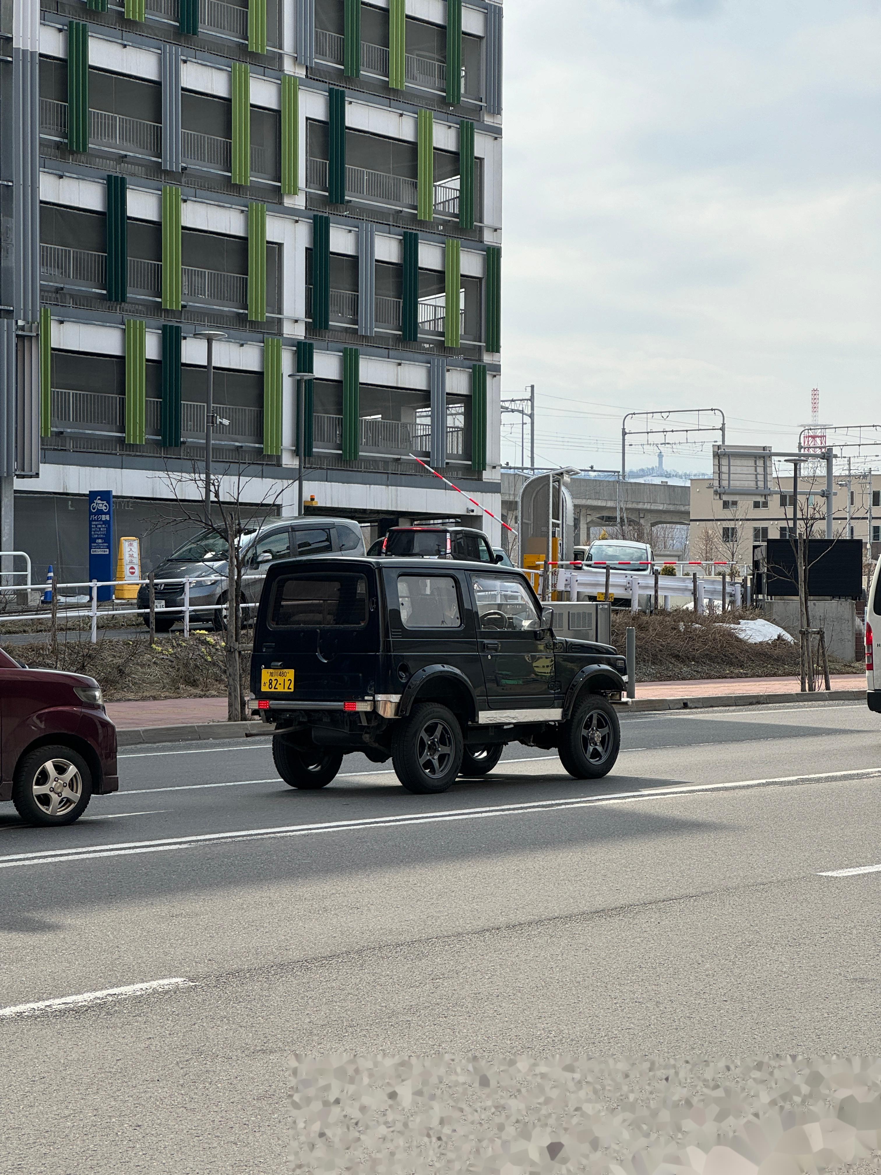 都说人生第一台车 就像初恋一样 这满大街… 各式各样…各种姿态的