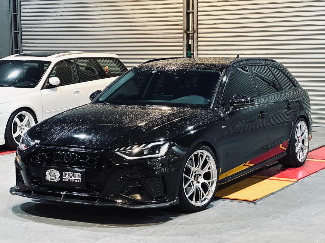 黑车配银更好看吧