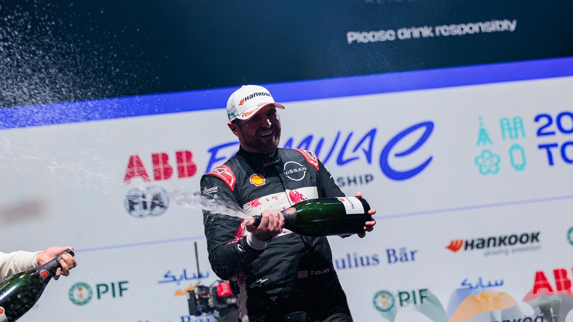 富二代,高颜值,fe还拿了亚军,酷毙了好嘛!日产formula e车队的赛车