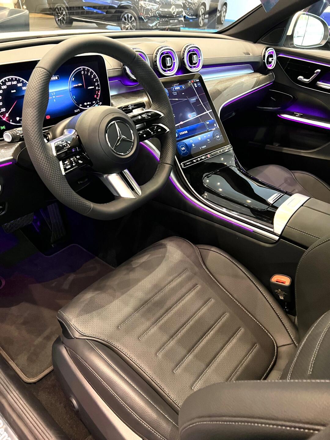 滑动感受奔驰c350el的美颜暴击94