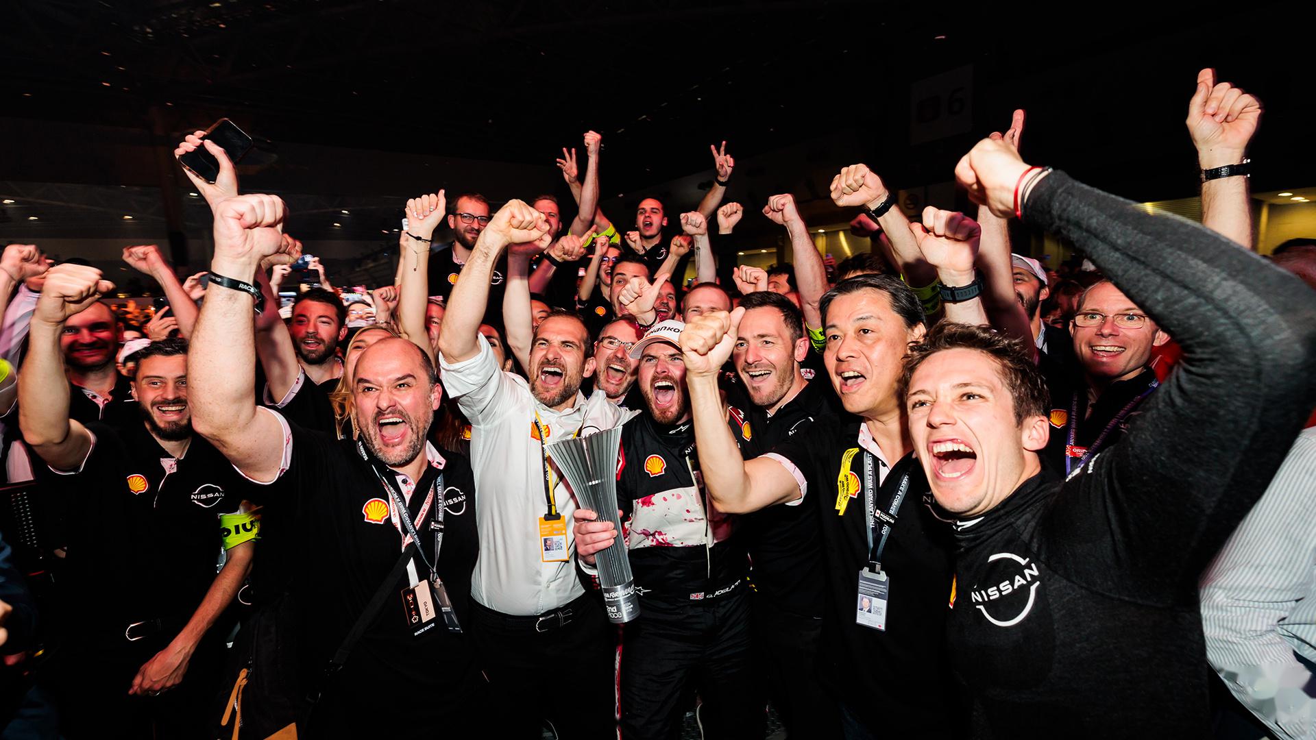 富二代,高颜值,fe还拿了亚军,酷毙了好嘛!日产formula e车队的赛车