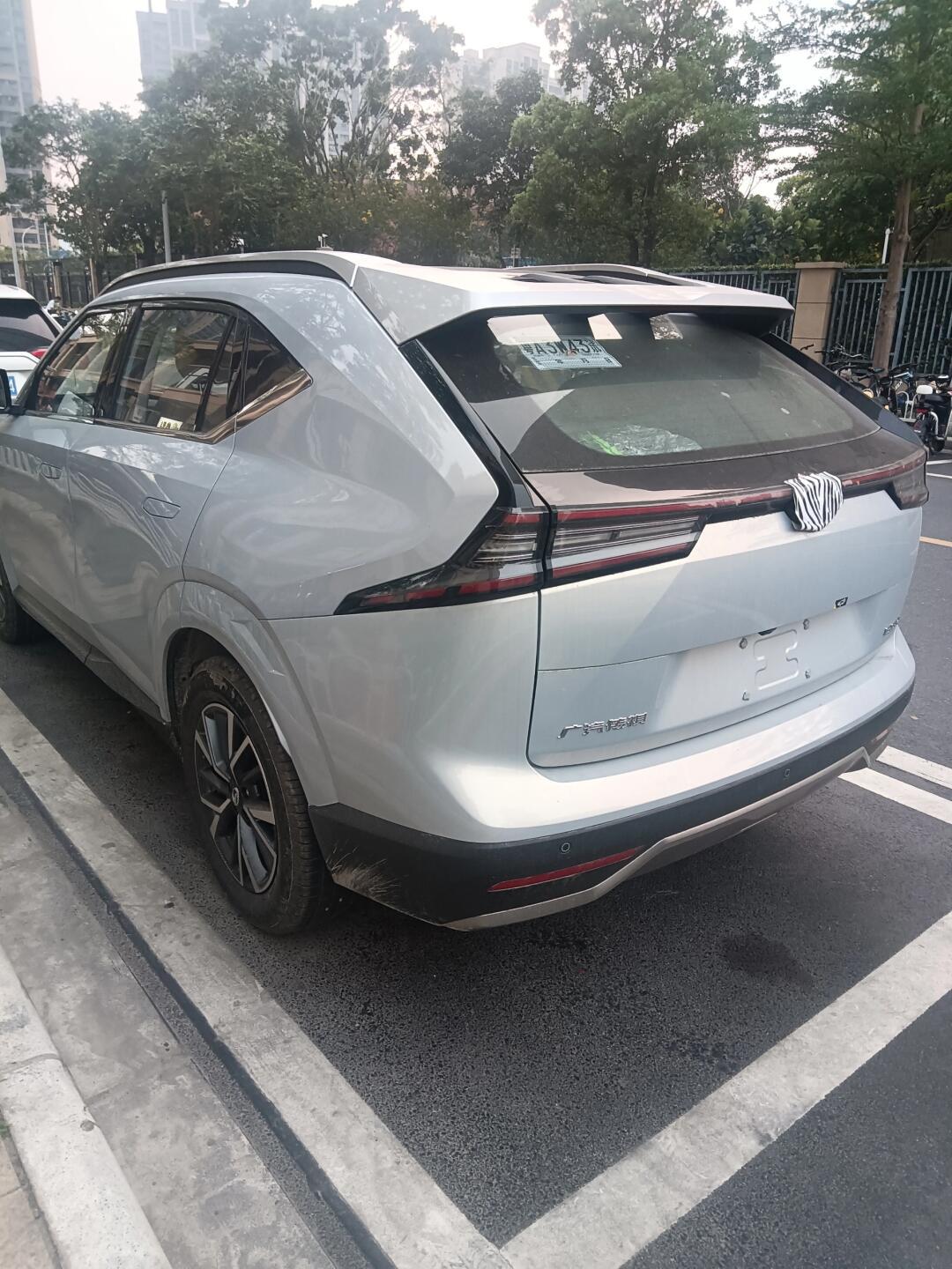 街拍新款广汽传祺gs4,外形很"丰田"_传祺gs4 coupe社区_易车社区