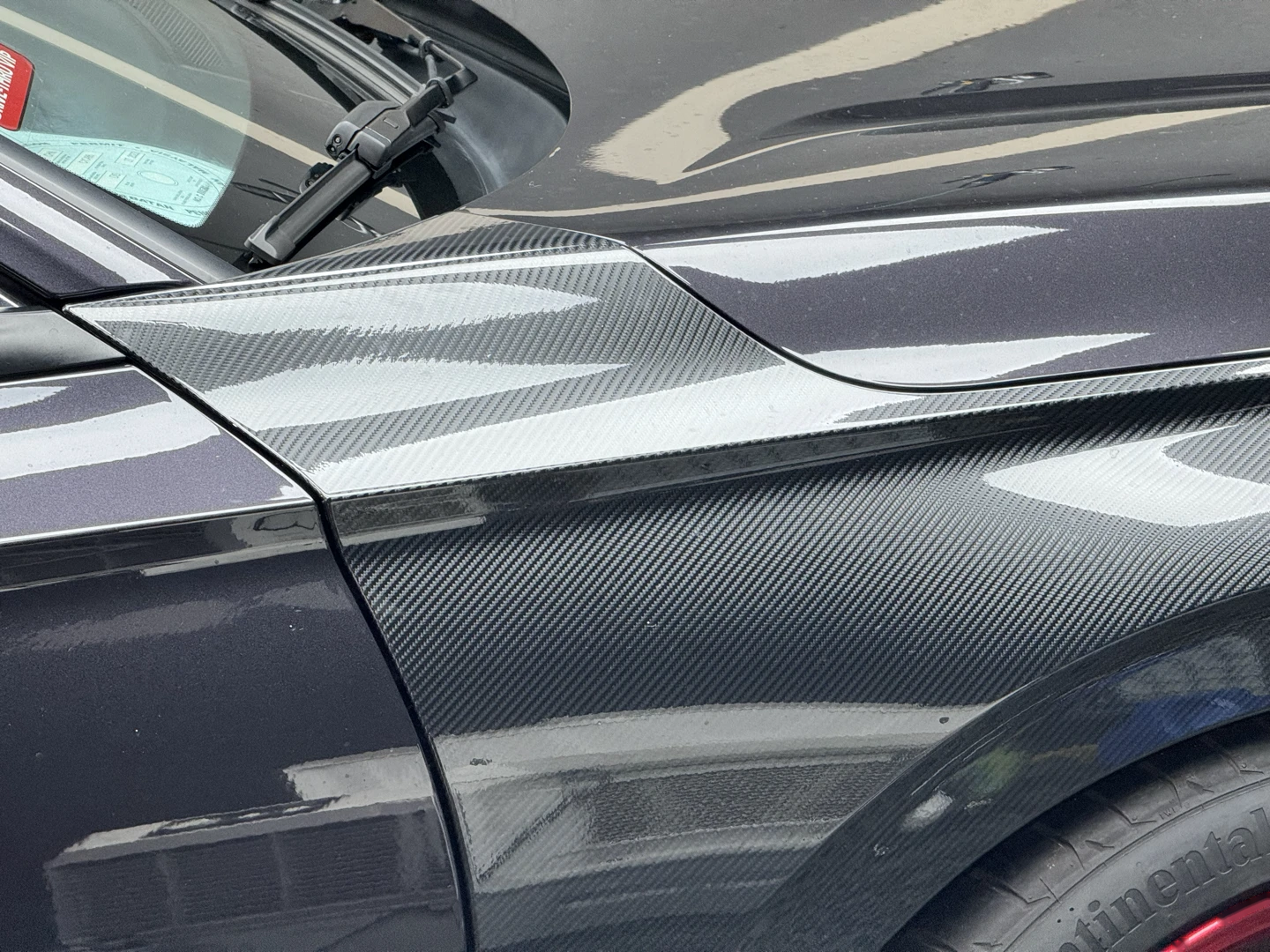 碳纤维翼子板型格车聚