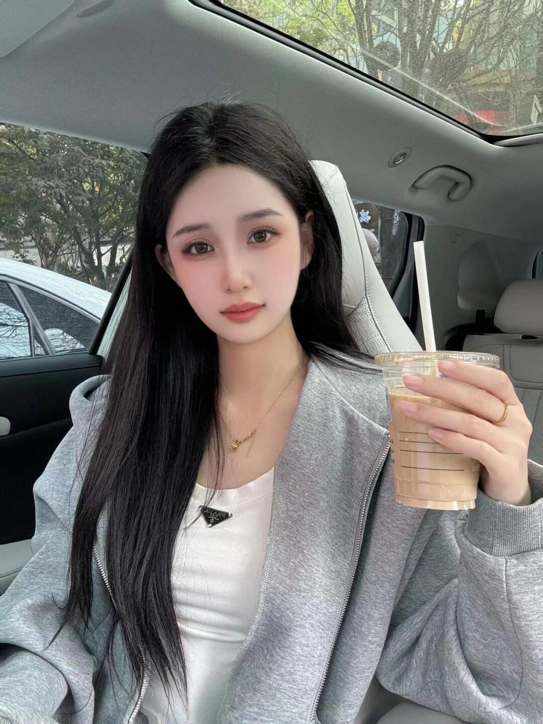 24岁女生开10w的车真的很丢人嘛72