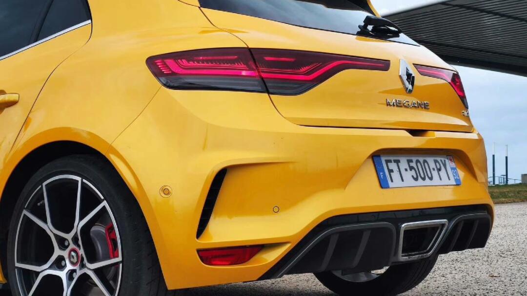 雷诺梅甘娜rs来袭,大家喜欢吗?_奔驰a级 amg社区_易车社区