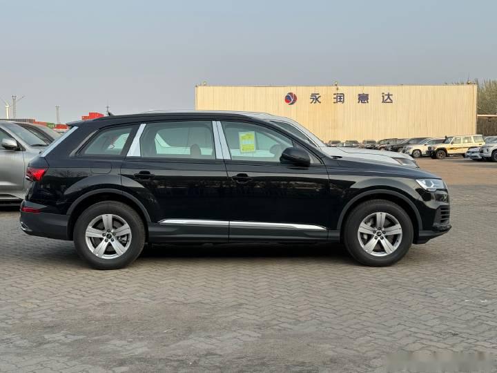 0t的黑棕 有快10年没卖过奥迪q7了 这车平行进口居然还有 这车_奥迪q7