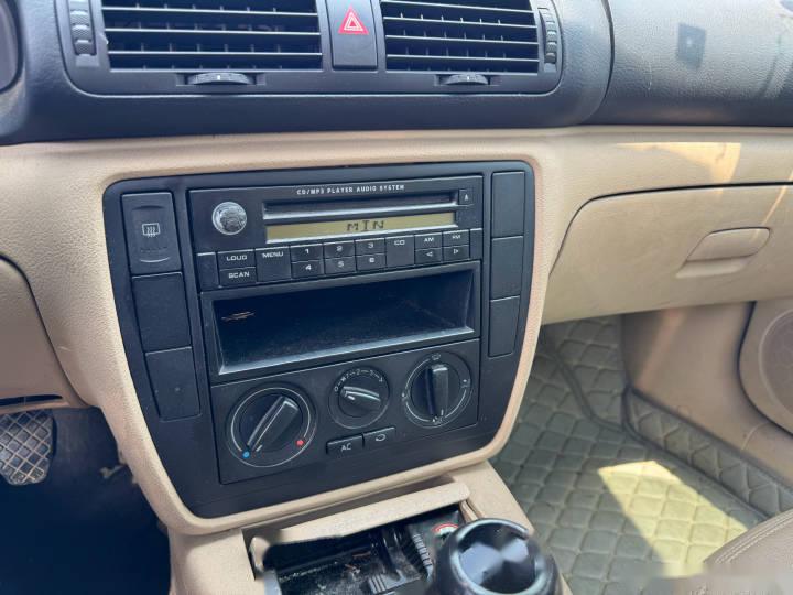 帕萨特b5对我来说有种特殊情感, 04年我大爷买了一辆,黑色手动1.