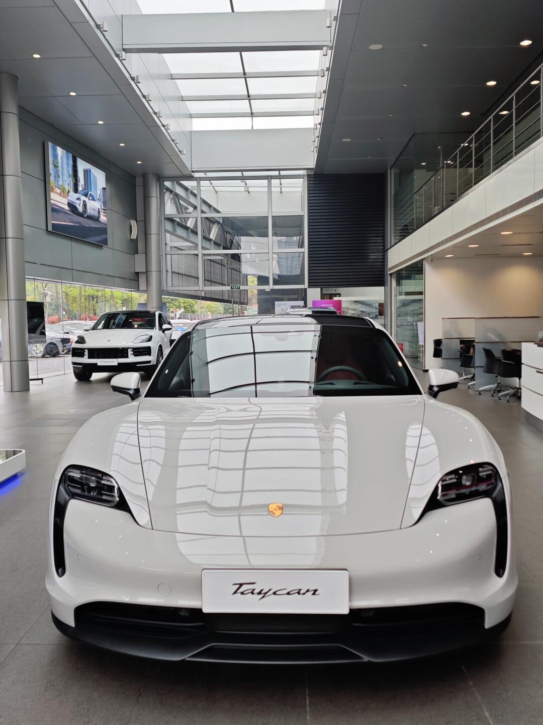 太美啦75手机原相机下的哑灰色保时捷taycan_保时捷taycan社区_易车