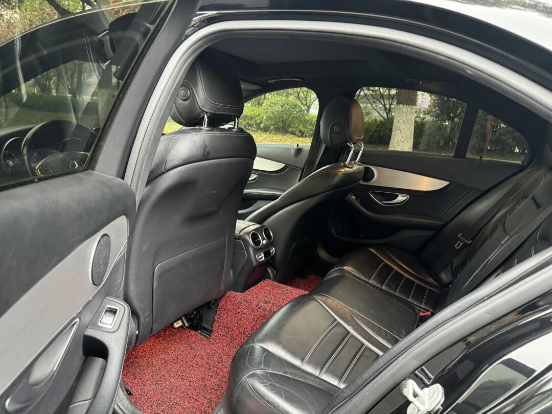 16年差几天奔驰c300 2.