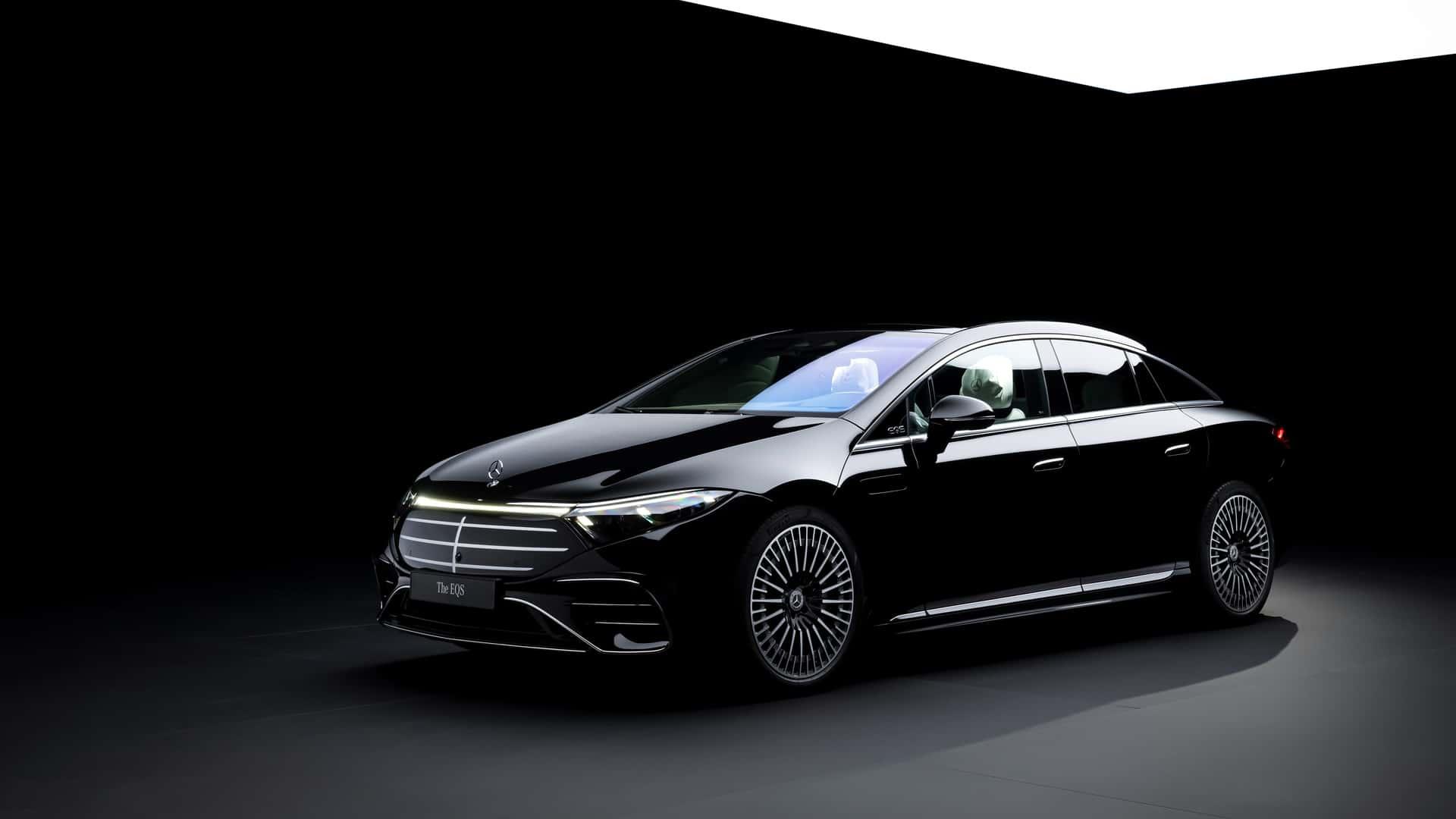 电动三叉星立起来~ 奔驰eqs的改款来咯,这次一眼能看出来的变化,就是