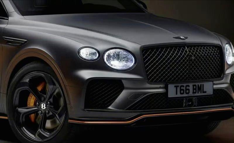 【宾利添越s炫黑版官图正式发布 首次启用黑色双翼徽标logo】新车是