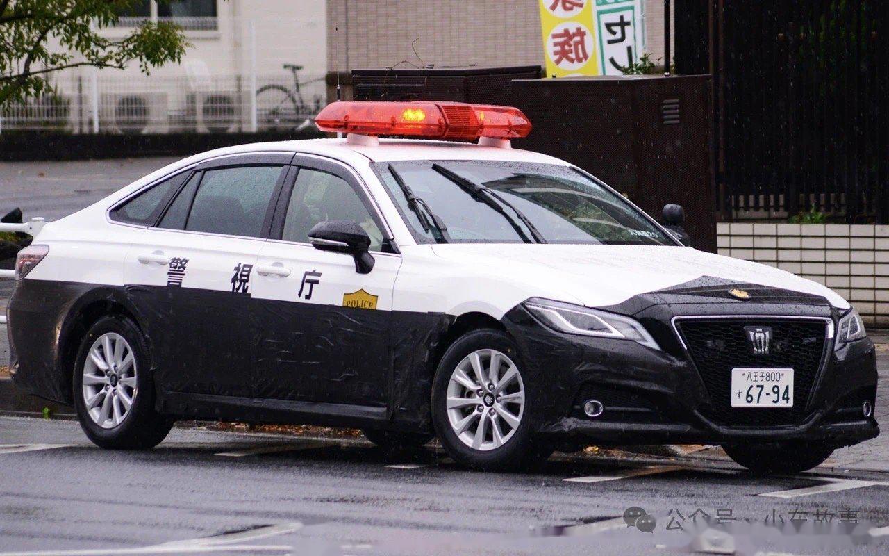 多美卡多美卡tp年度最佳-丰田皇冠警车,太漂亮了!