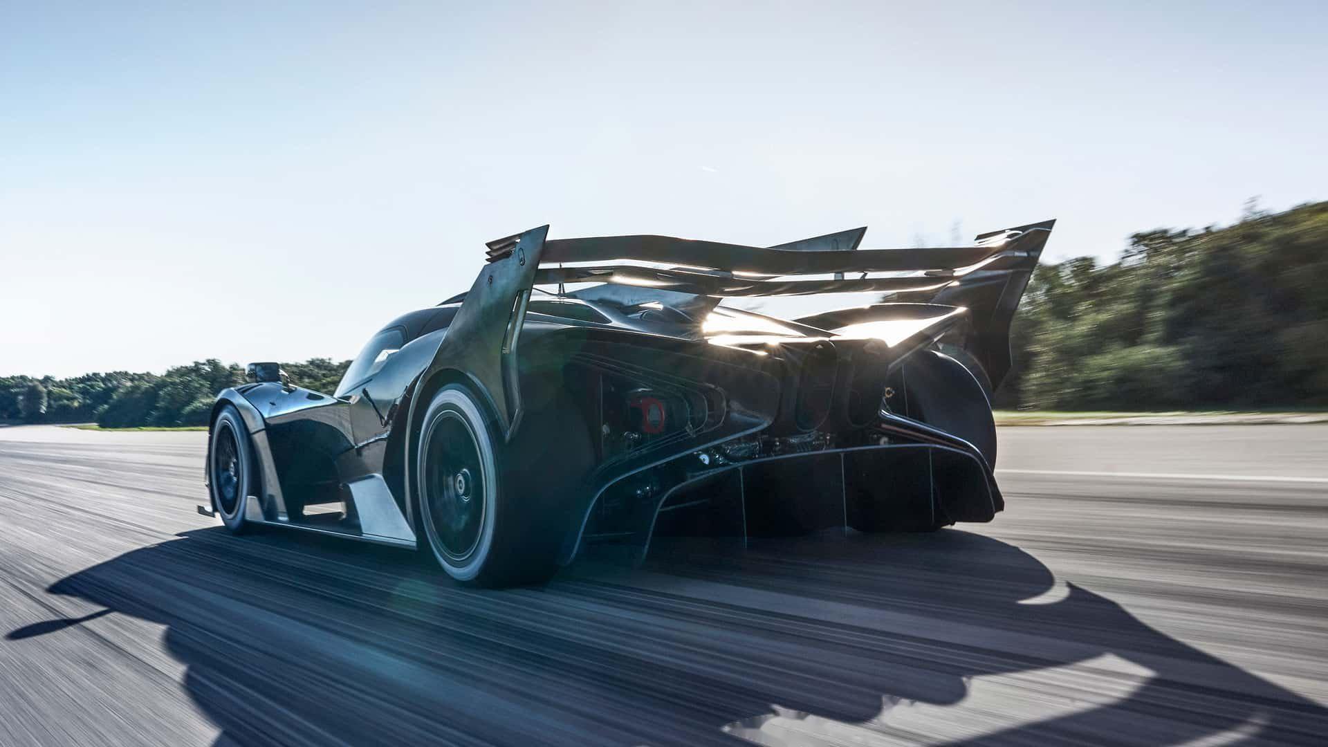 这引擎能和f1比 还记得4年前布加迪介绍专为赛道而生的概念车吗?