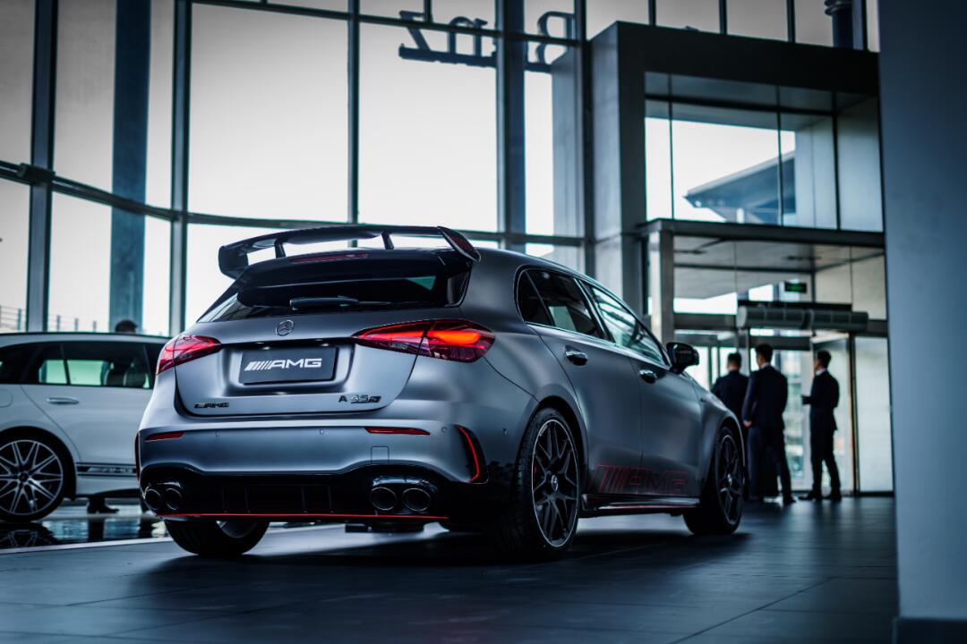 当前位置:>易车>社区>奔驰a级amg社区>谁给你的勇气?能卖到60万?