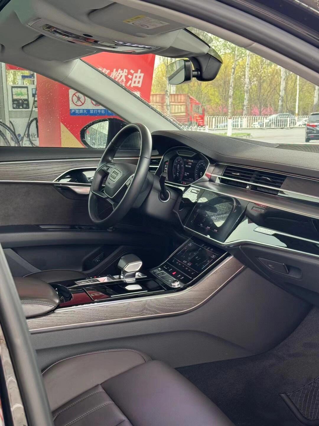20年奥迪a8l50舒适原版两块喷漆5万公里