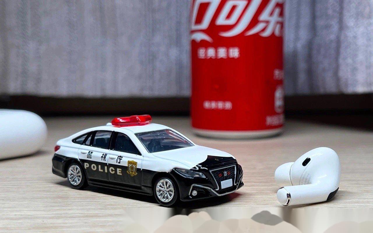 多美卡多美卡tp年度最佳-丰田皇冠警车,太漂亮了!