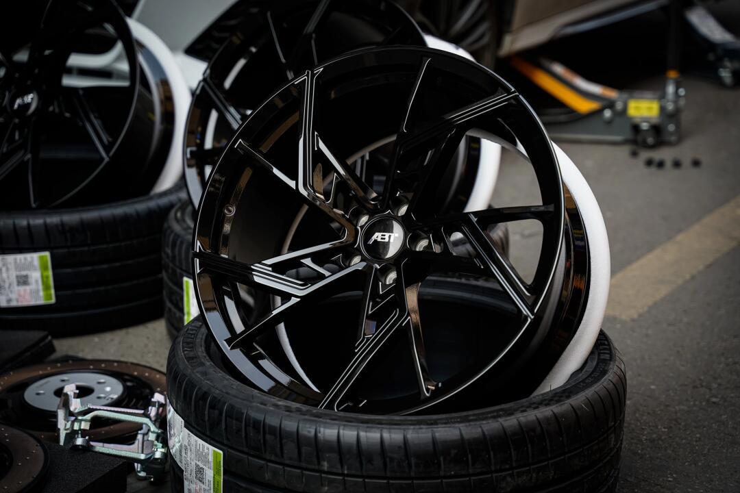 奥迪轿跑最帅的轮毂就是这款 abt 21寸