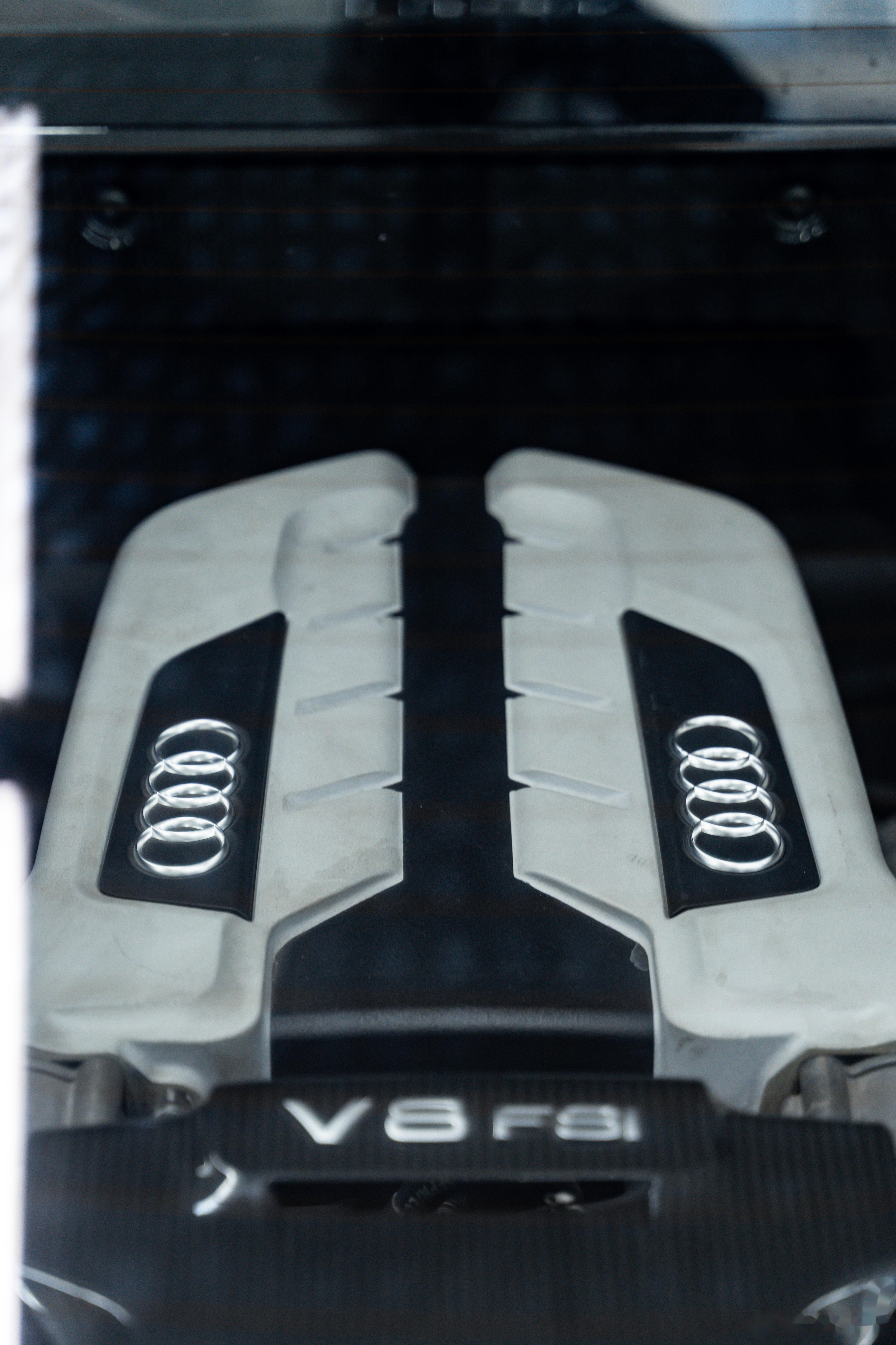 audi r8 收拾的倍儿精神的一台初代r8 91:a7m3 ————————分