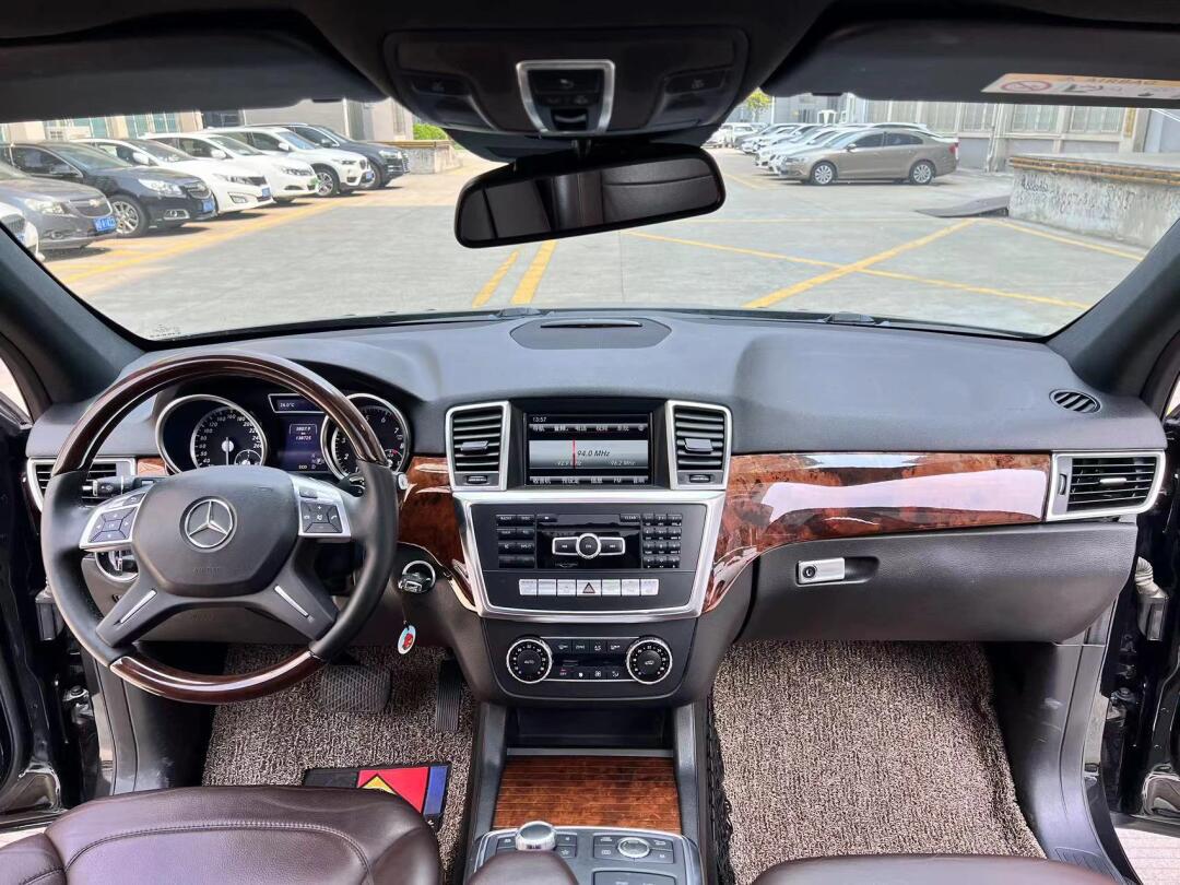 新到车型6015 14年09月 奔驰 ml400 3.0t 四驱豪华版 无钥匙系统