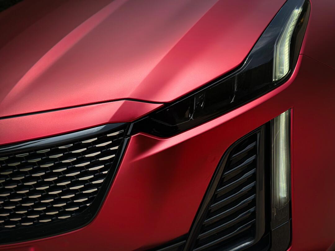 红绿灯组合-凯迪拉克ct5(罗曼尼红)