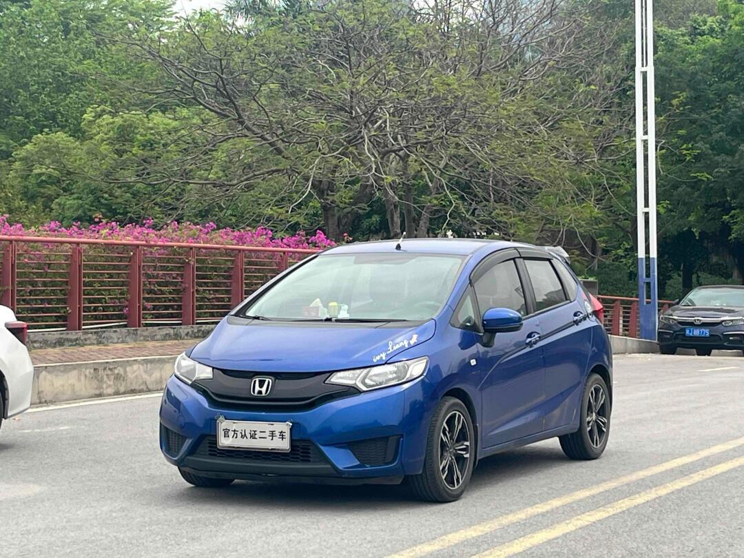 15年11月本田飞度15l舒适版一手本地用车没大事故没水泡仅3万多