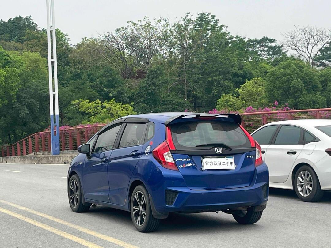 15年11月本田飞度15l舒适版一手本地用车没大事故没水泡仅3万多