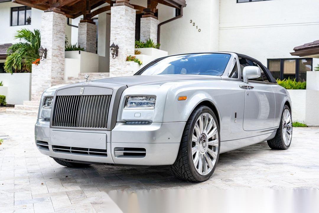 2014款劳斯莱斯幻影drophead coupe,搭载6.