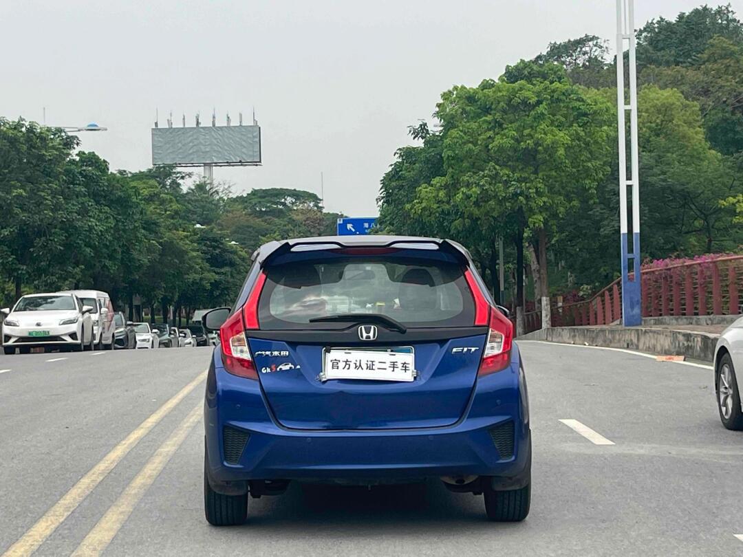 15年11月本田飞度15l舒适版一手本地用车没大事故没水泡仅3万多