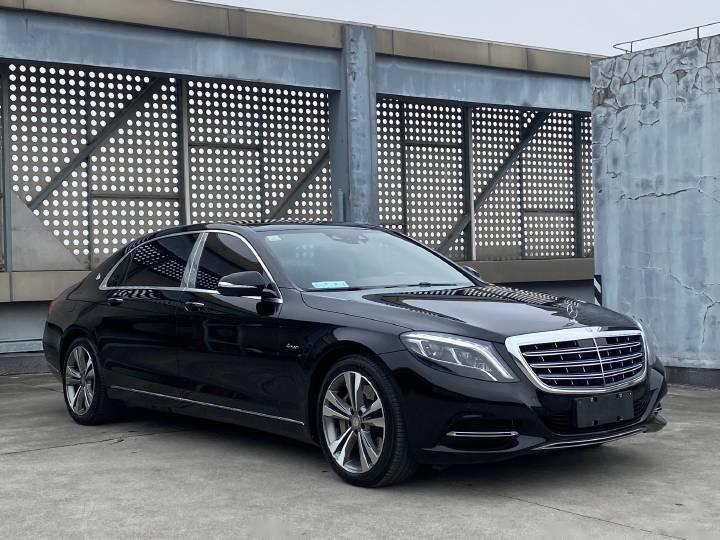 迈巴赫s400,款式虽然有些老了,大灯尾灯要是升级一下还是很漂亮的08