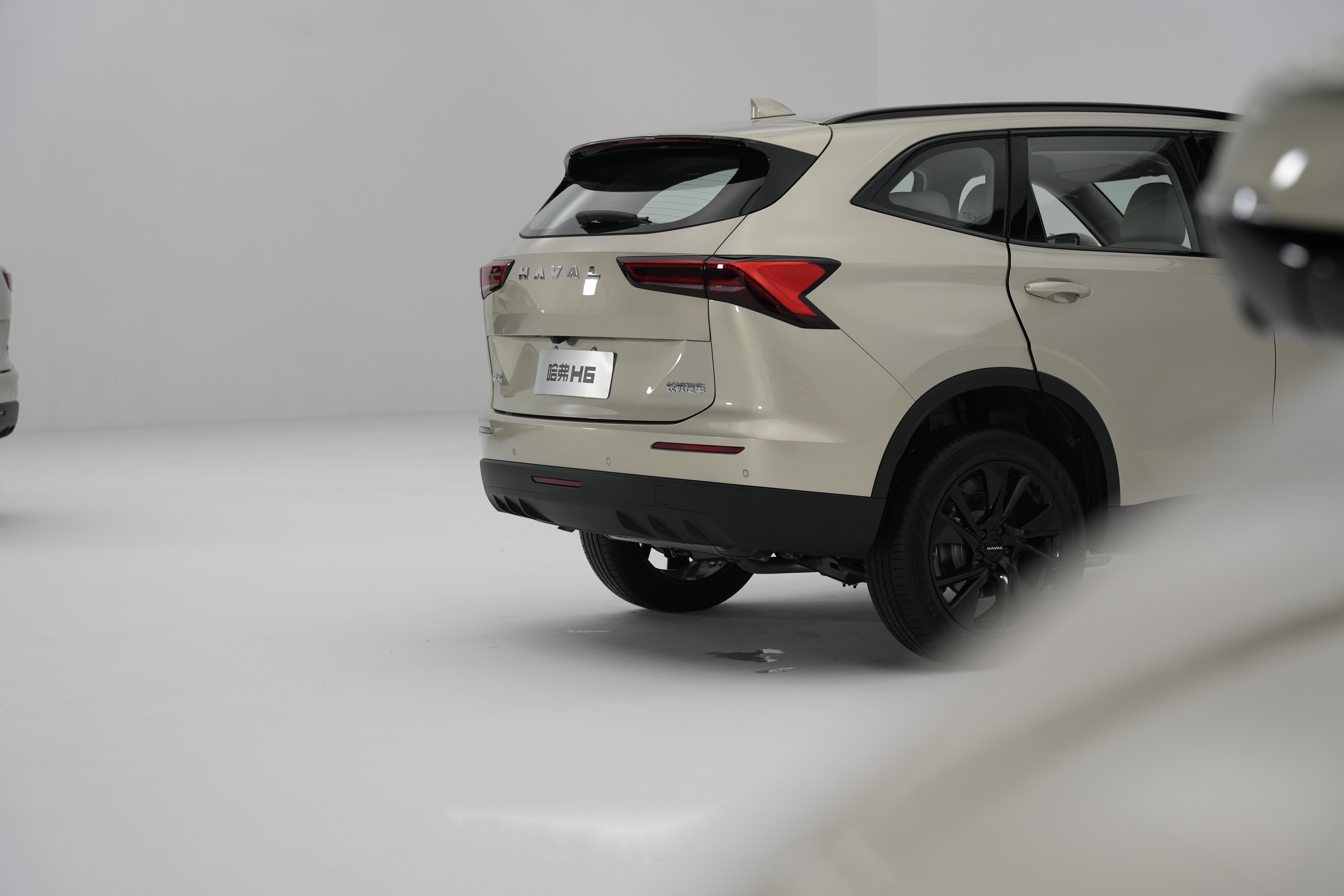 新一代哈弗h6,长城最重要的一款车型(这么评价没问题吧)今天终于可以