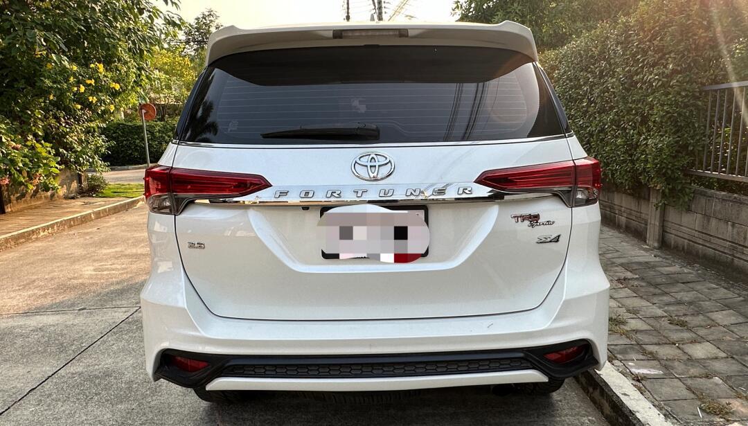 泰国清迈卖车7座丰田suv_fortuner社区_易车社区