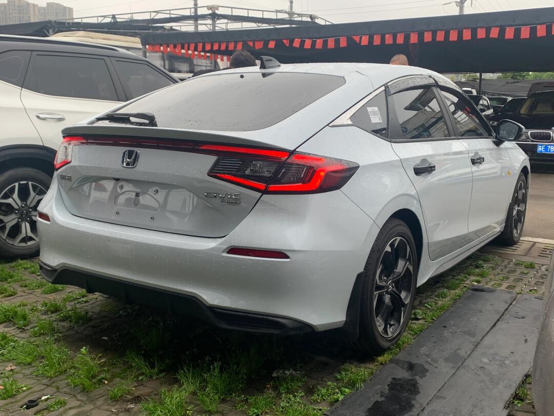 23款思域极曜版