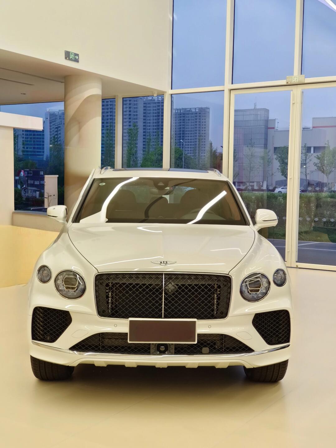 全新24款宾利添越4.0t v8_有钱人的社区_易车社区