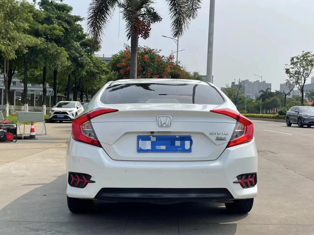 本田思域在二手车市场上可谓非常的热门保值