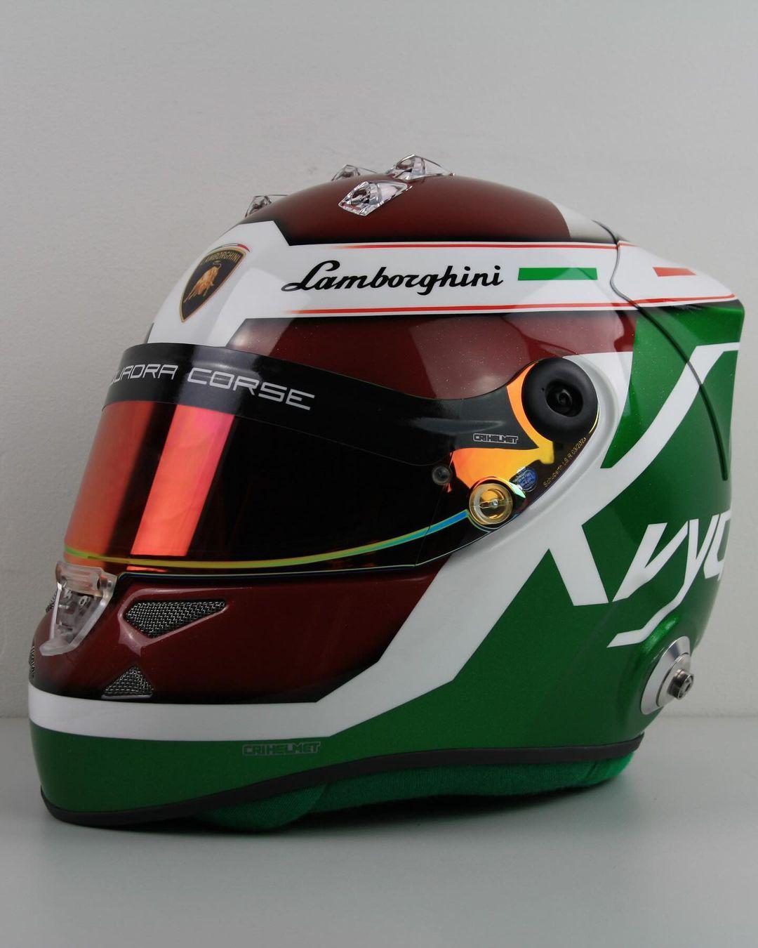 汽车设计师跨界设计头盔 布加迪特别项目设计负责人nils sajonz为