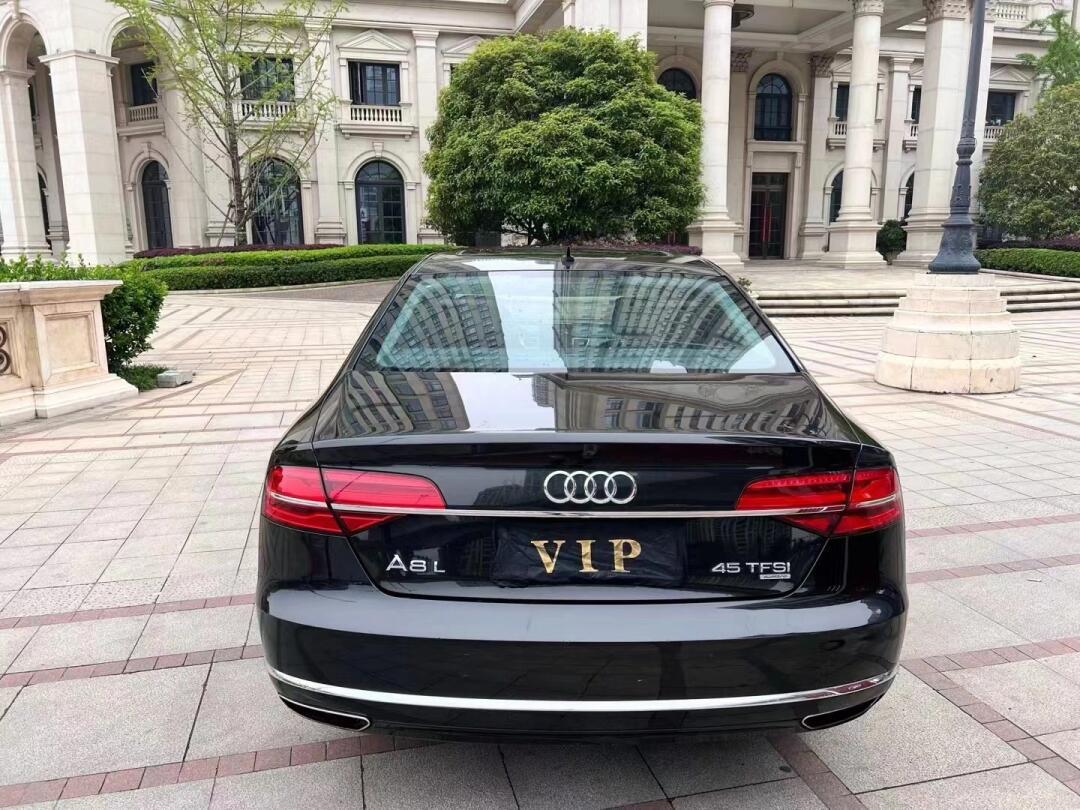 721572157215最新到家 17年奥迪a8l 3.