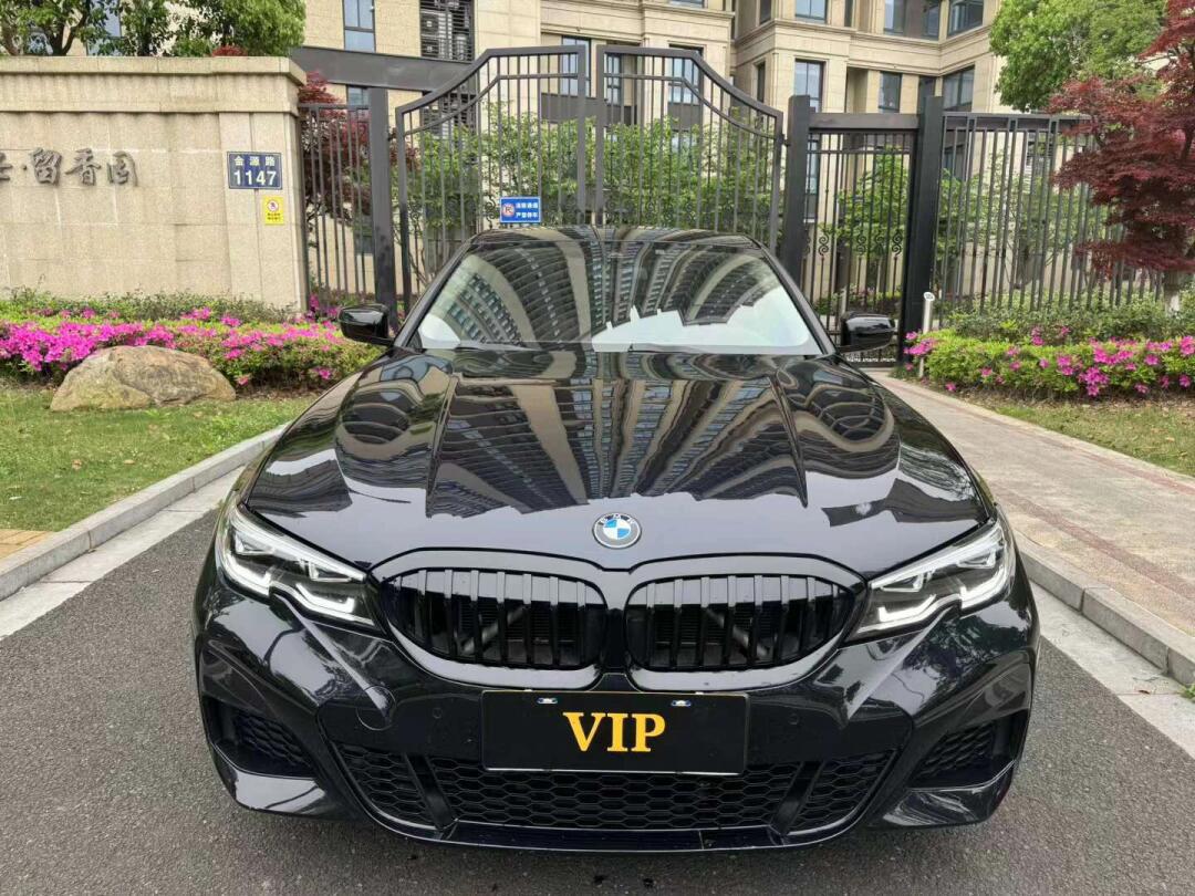 性感小辣妹出22款宝马325lim运动耀夜套_宝马3系社区_易车社区