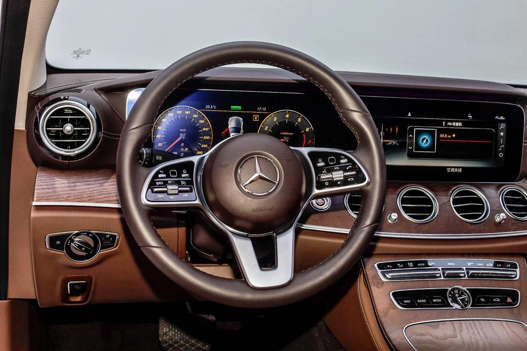 20款白外棕内 奔驰e260l