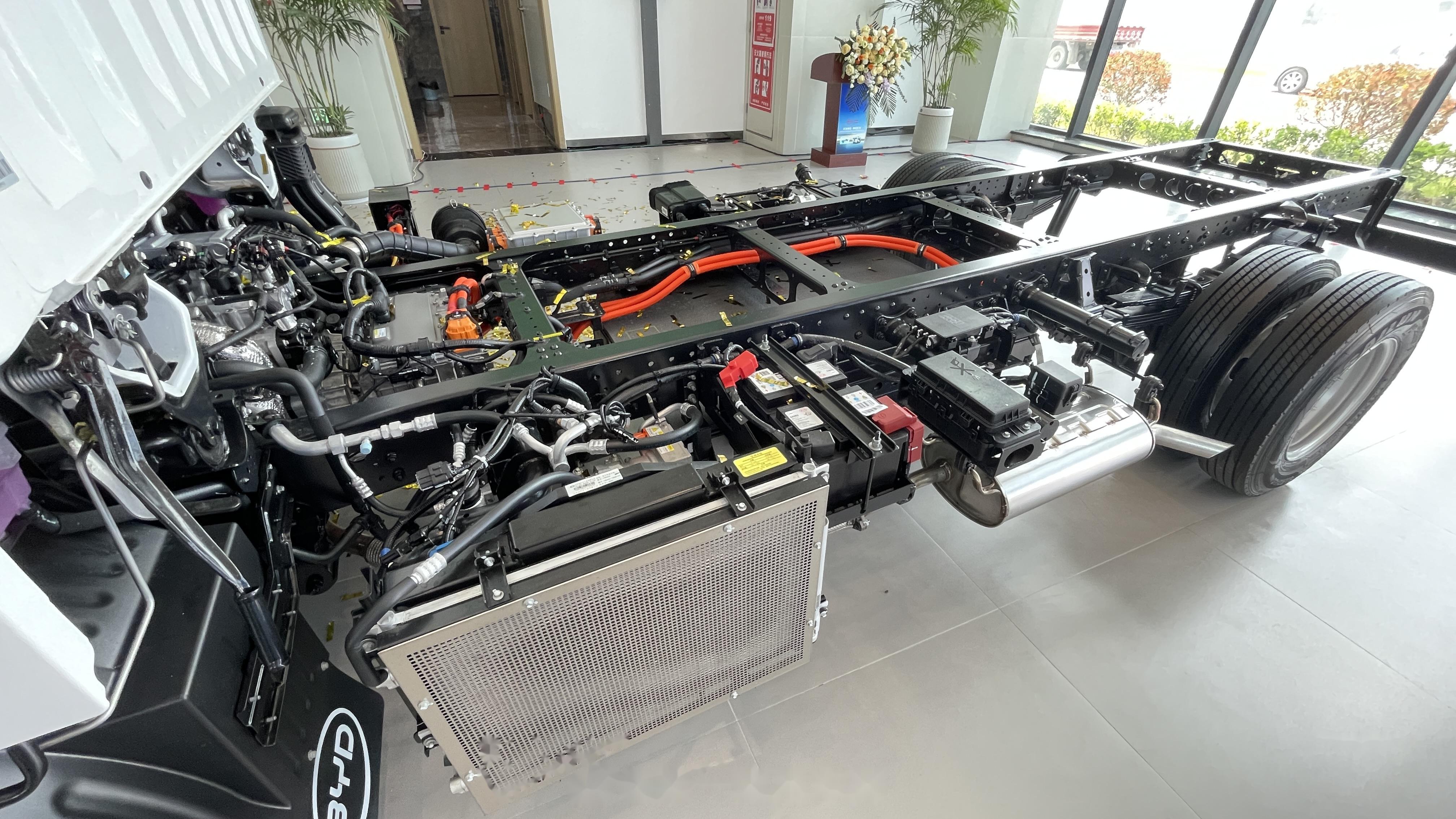 【比油车省,比电车跑得远,比亚迪t5dm房车专用底盘,不止于省!