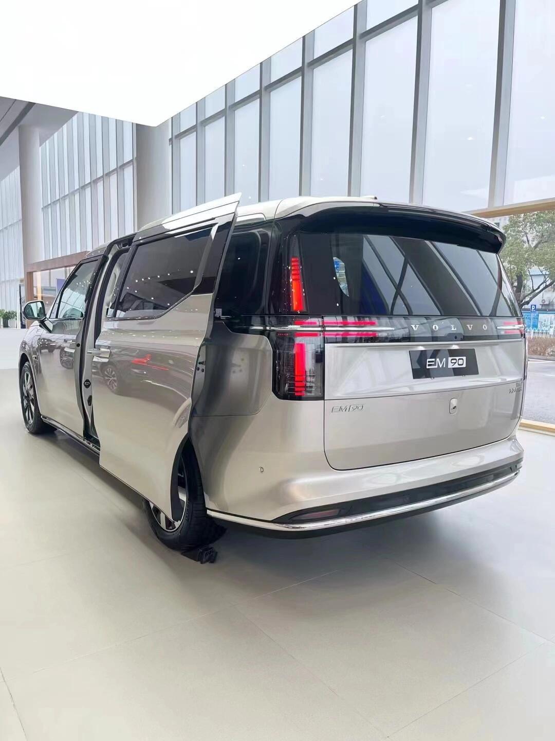 最懂安全的纯电豪华mpv,沃尔沃em90_沃尔沃em90社区_易车社区