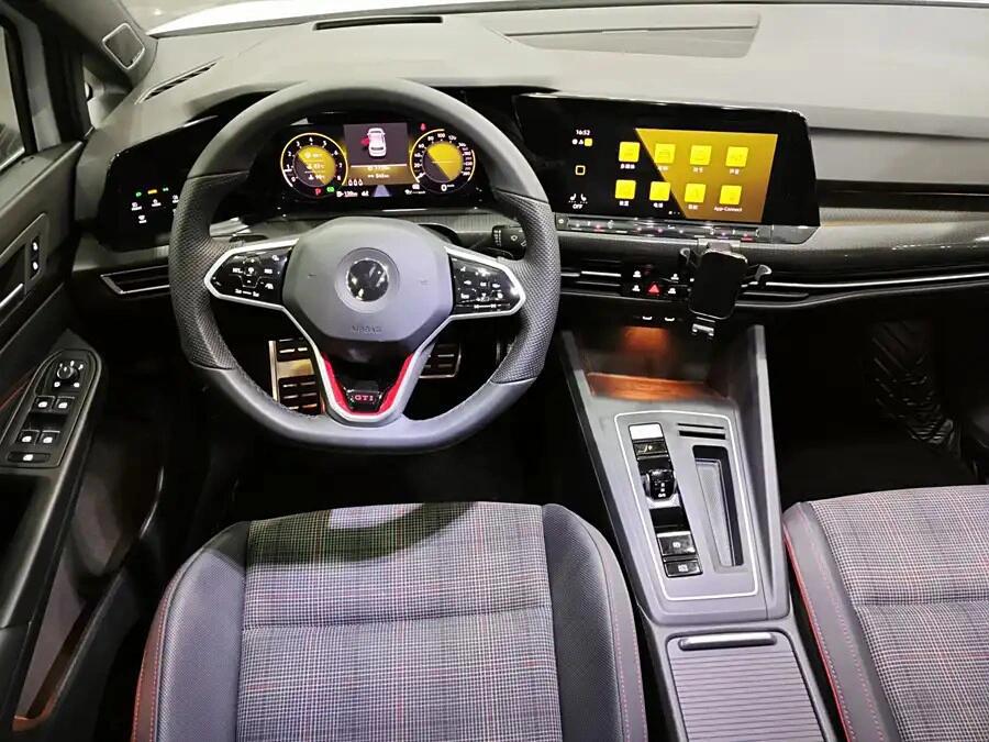 大众高尔夫 2021款 改款 380tsi 10.38万