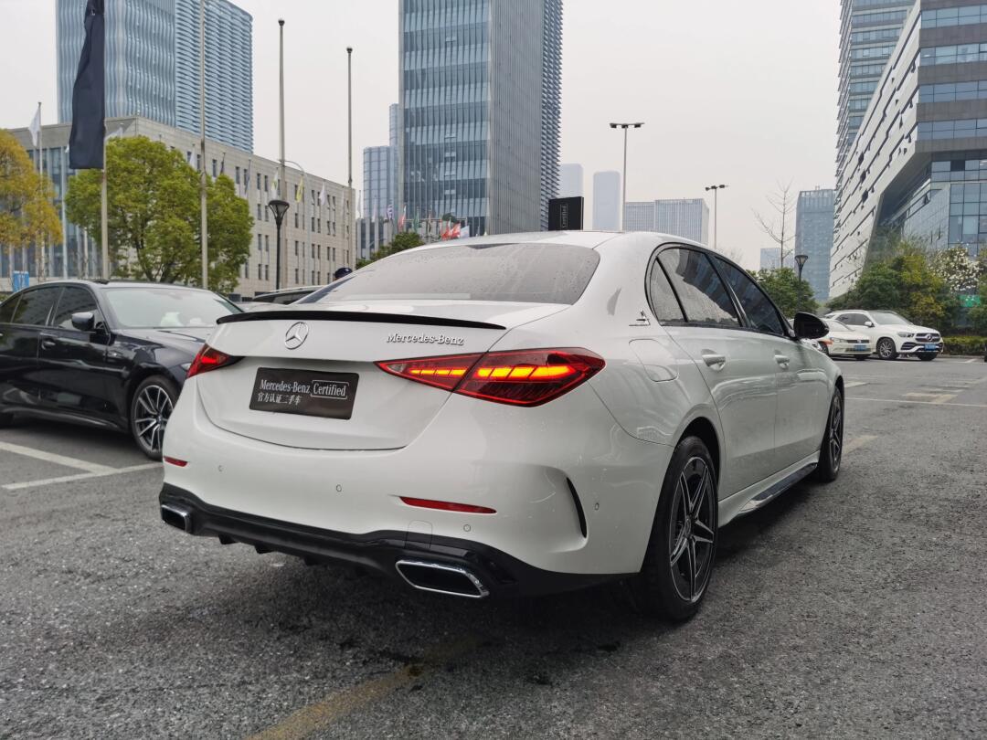 性感少妇22款奔驰c260l(改款)皓夜运动版_奔驰c级社区_易车社区