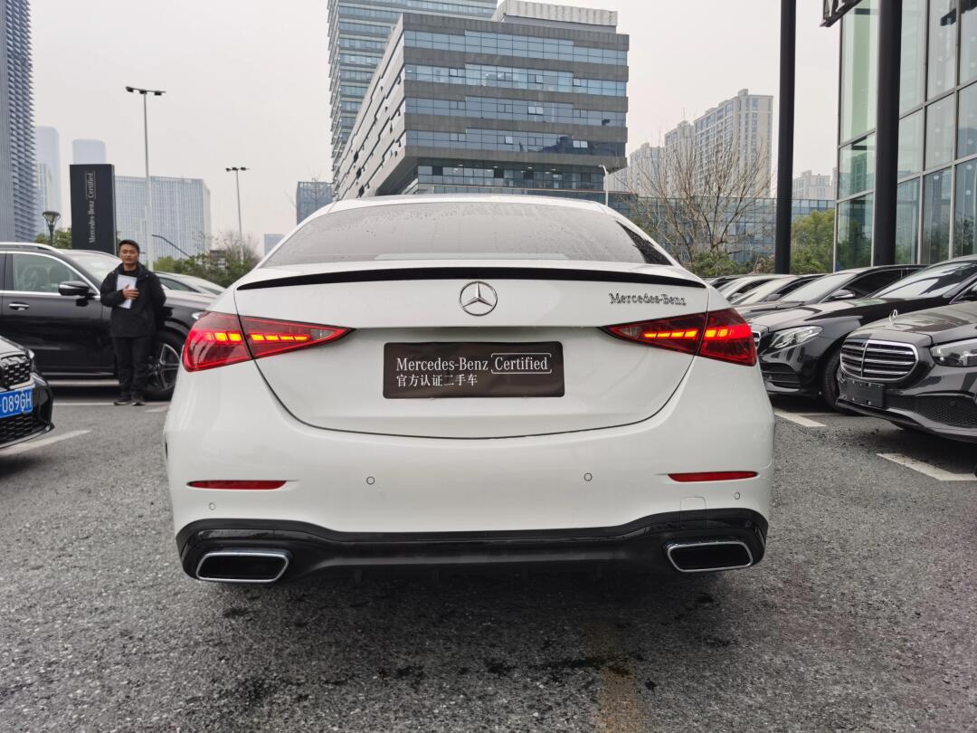 性感少妇22款奔驰c260l(改款)皓夜运动版_奔驰c级社区_易车社区